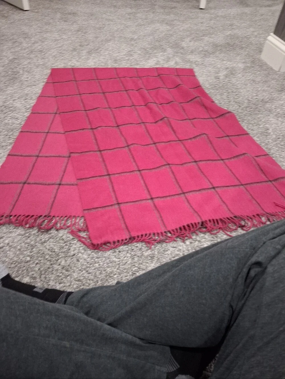 Vintage L Pure 100% Cashmere Scarf With Fringe. 72x25